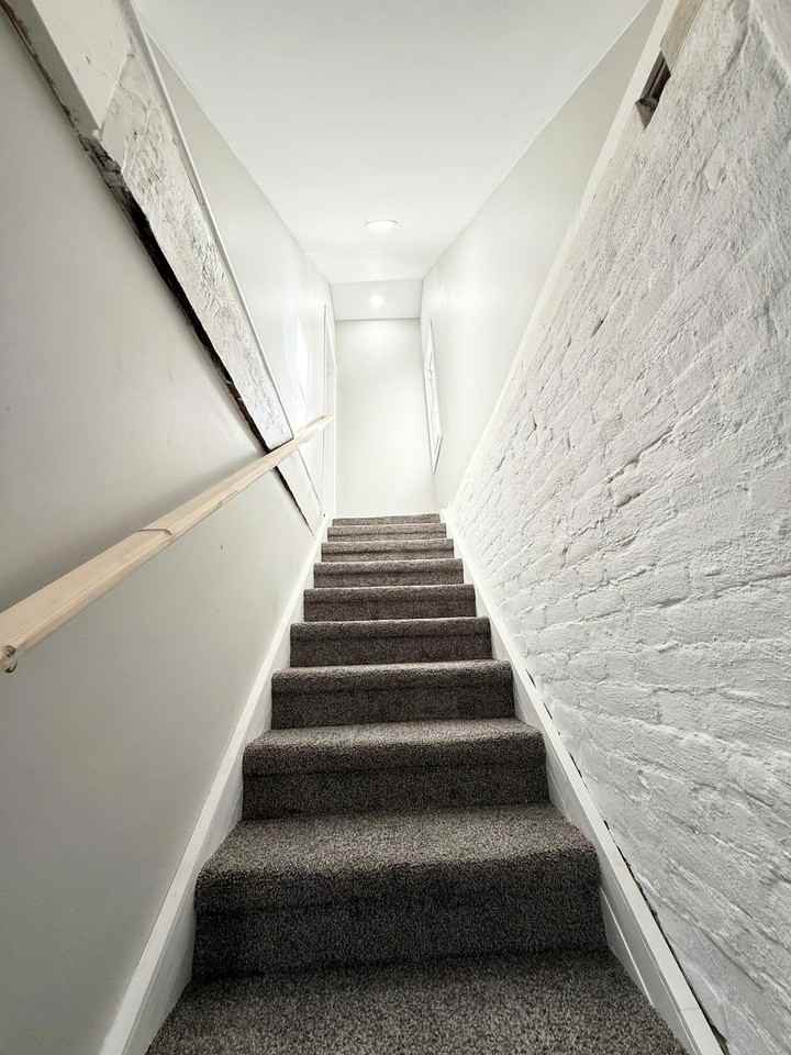 41 Howe St - Photo 5 of 11