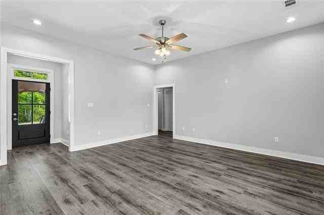 60407 Vermillon Dr - Photo 2 of 17