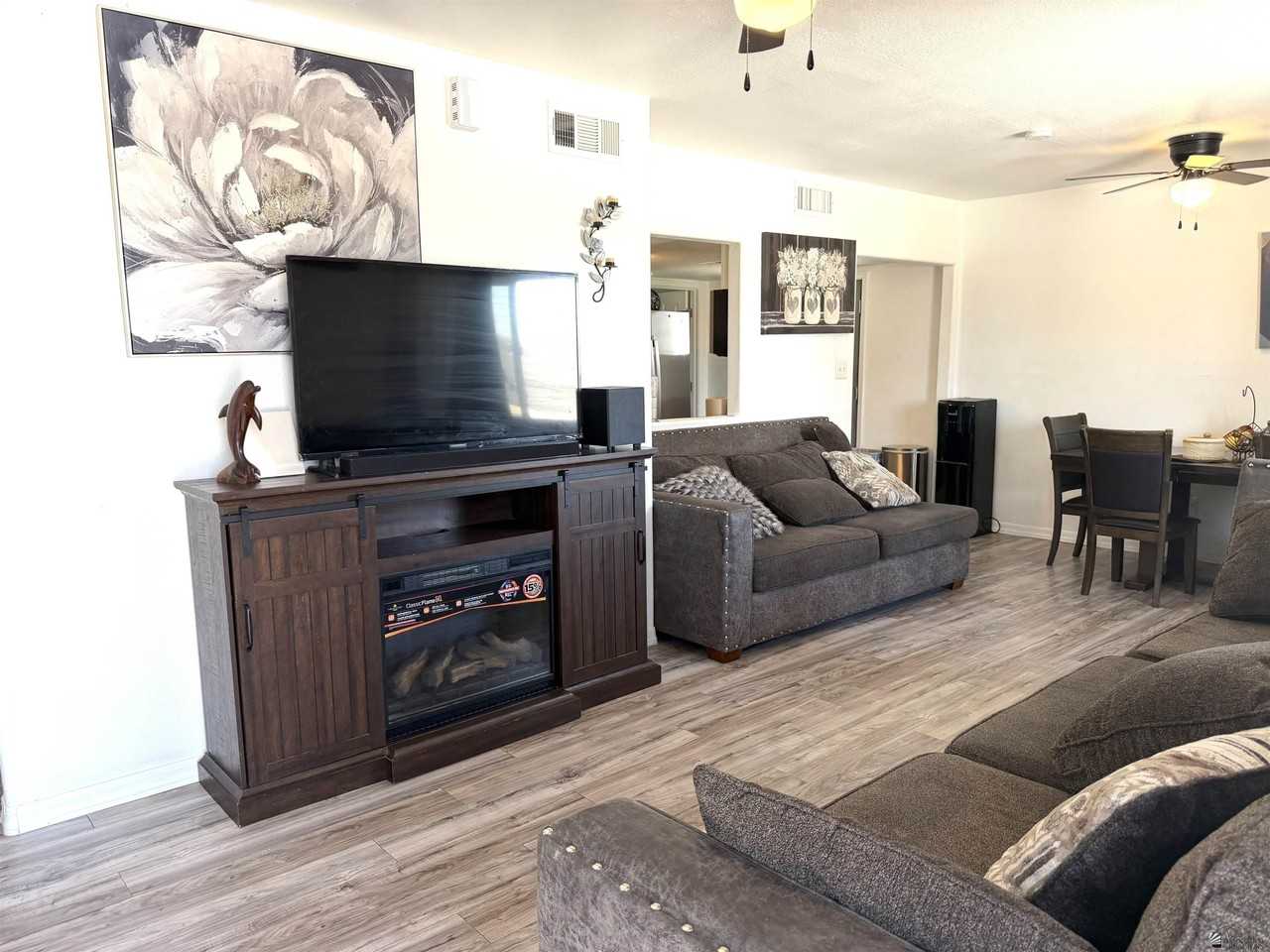 1425 S 9th Ave - Photo 2 of 11