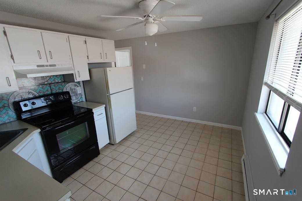 135 Woodglen Dr - Photo 5 of 9