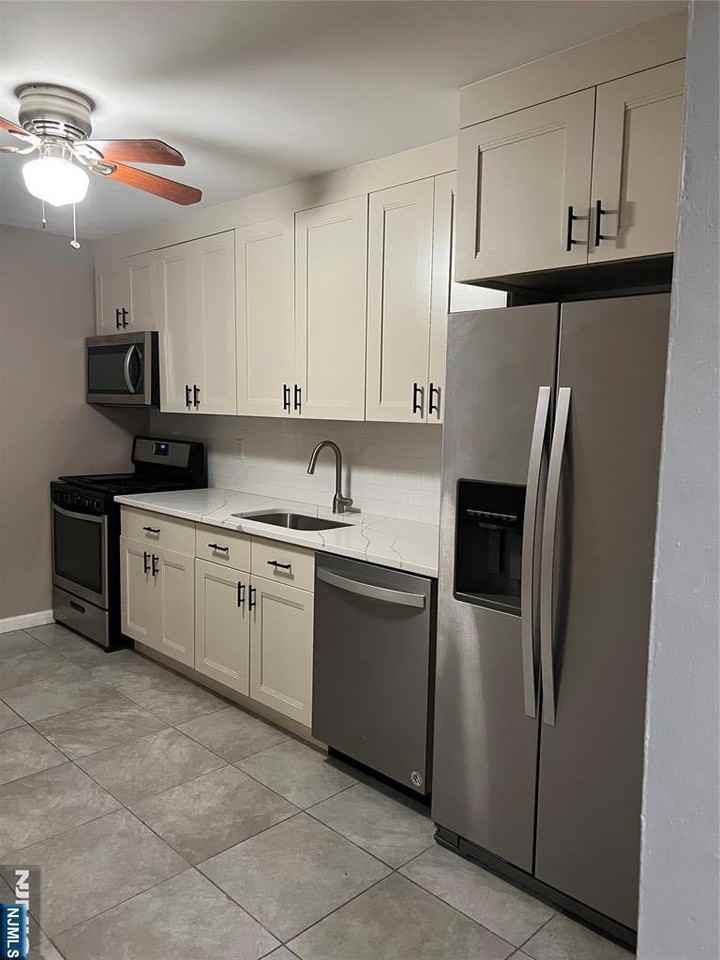 26 Clinton St - Photo 2 of 6