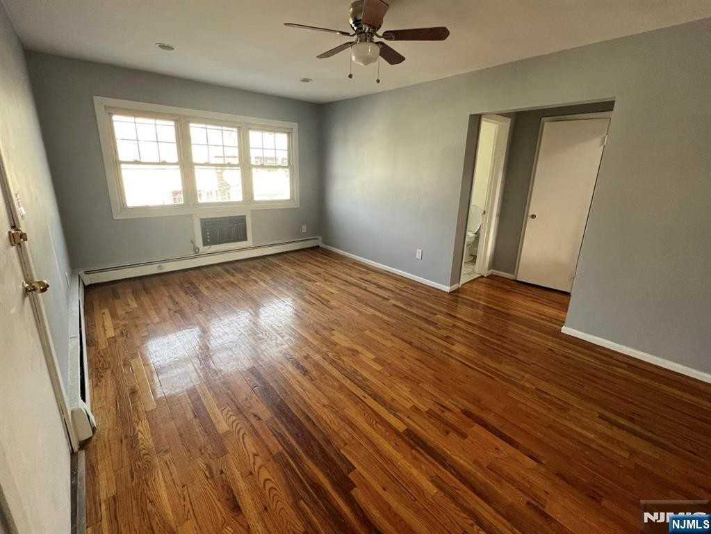 26 Clinton St - Photo 5 of 6