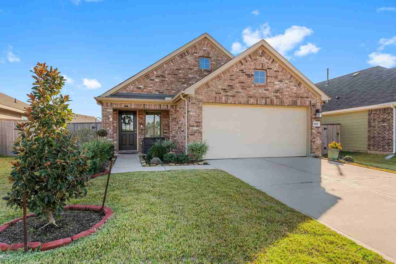 928 Gentle Moss Dr - Photo 2 of 40