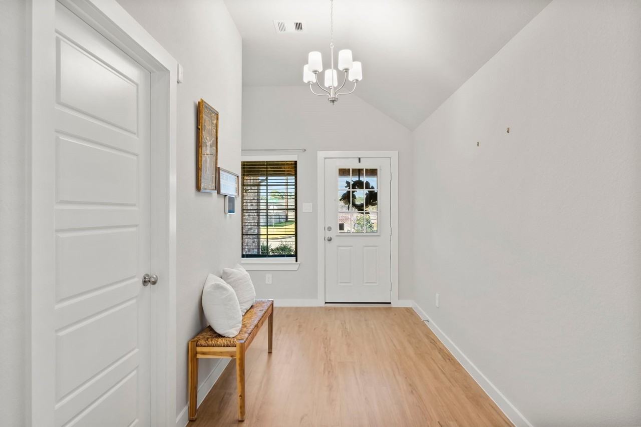 928 Gentle Moss Dr - Photo 6 of 40