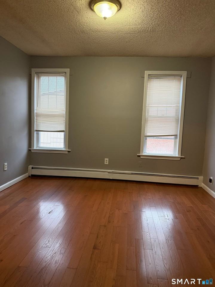 5052 York St - Photo 4 of 7