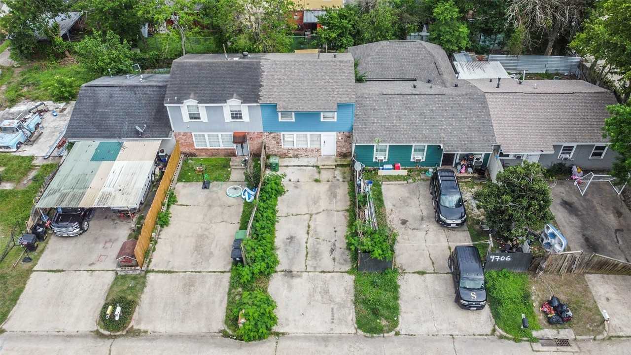 9710 Galaxy St - Photo 3 of 30