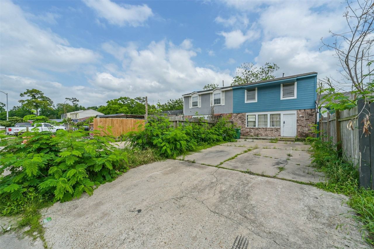 9710 Galaxy St - Photo 5 of 30