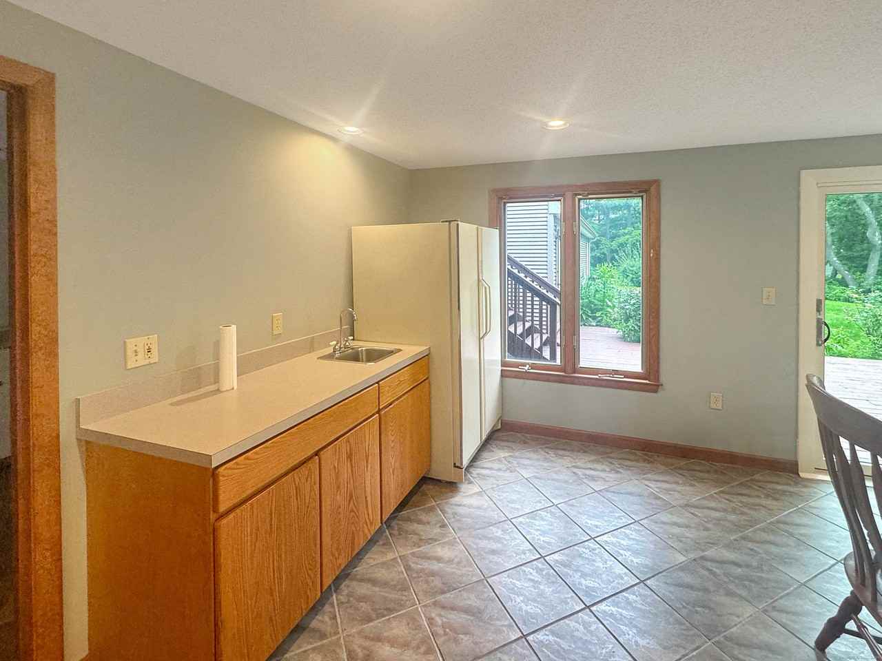 85 Debbie Dr - Photo 6 of 19