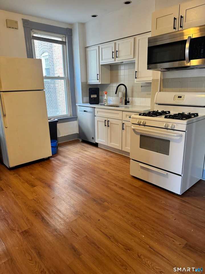 751 Orange St - Photo 4 of 15