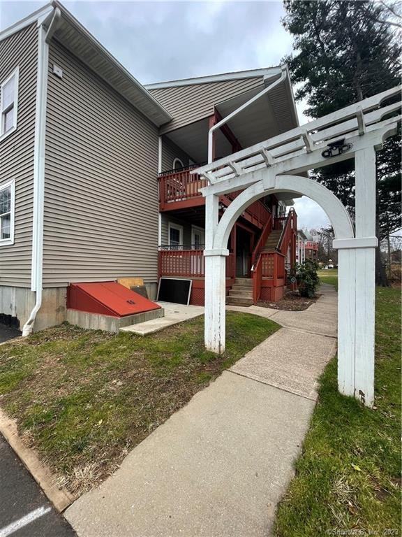 324 Main St - Photo 3 of 16