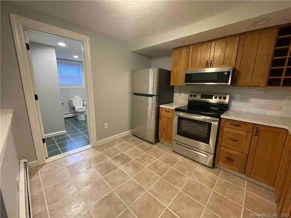 324 Main St - Photo 6 of 16