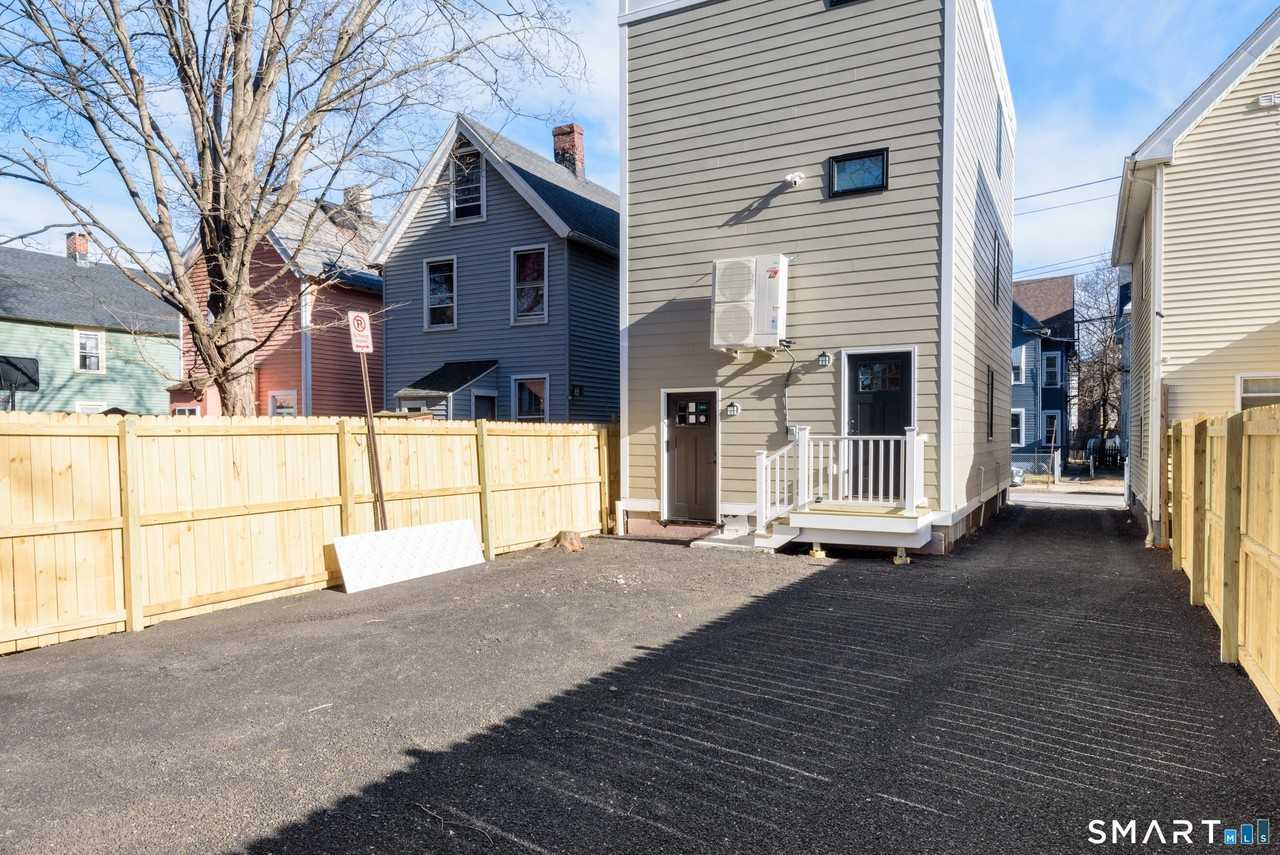 28 Townsend St - Photo 3 of 40