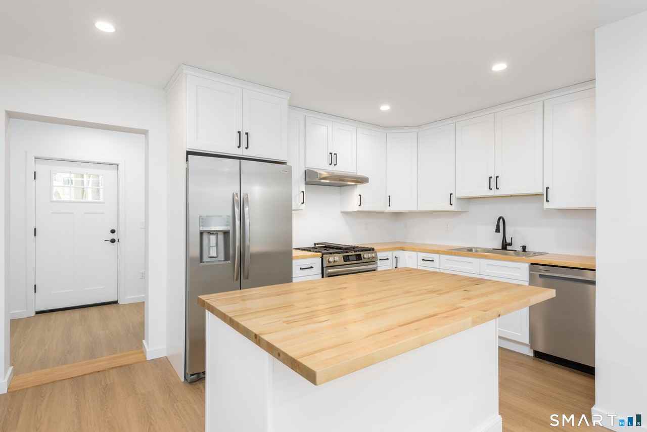 28 Townsend St - Photo 5 of 40