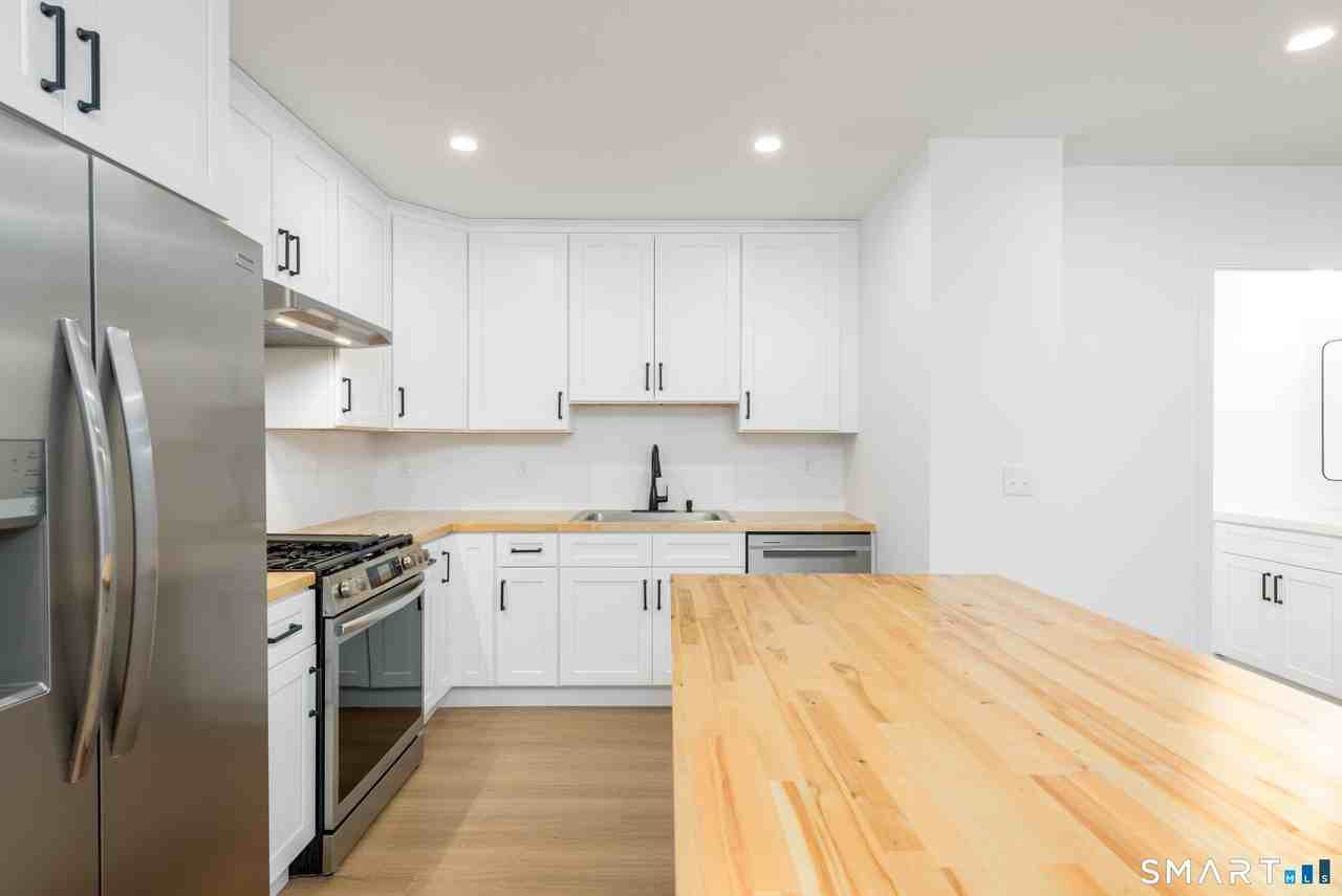 28 Townsend St - Photo 6 of 40