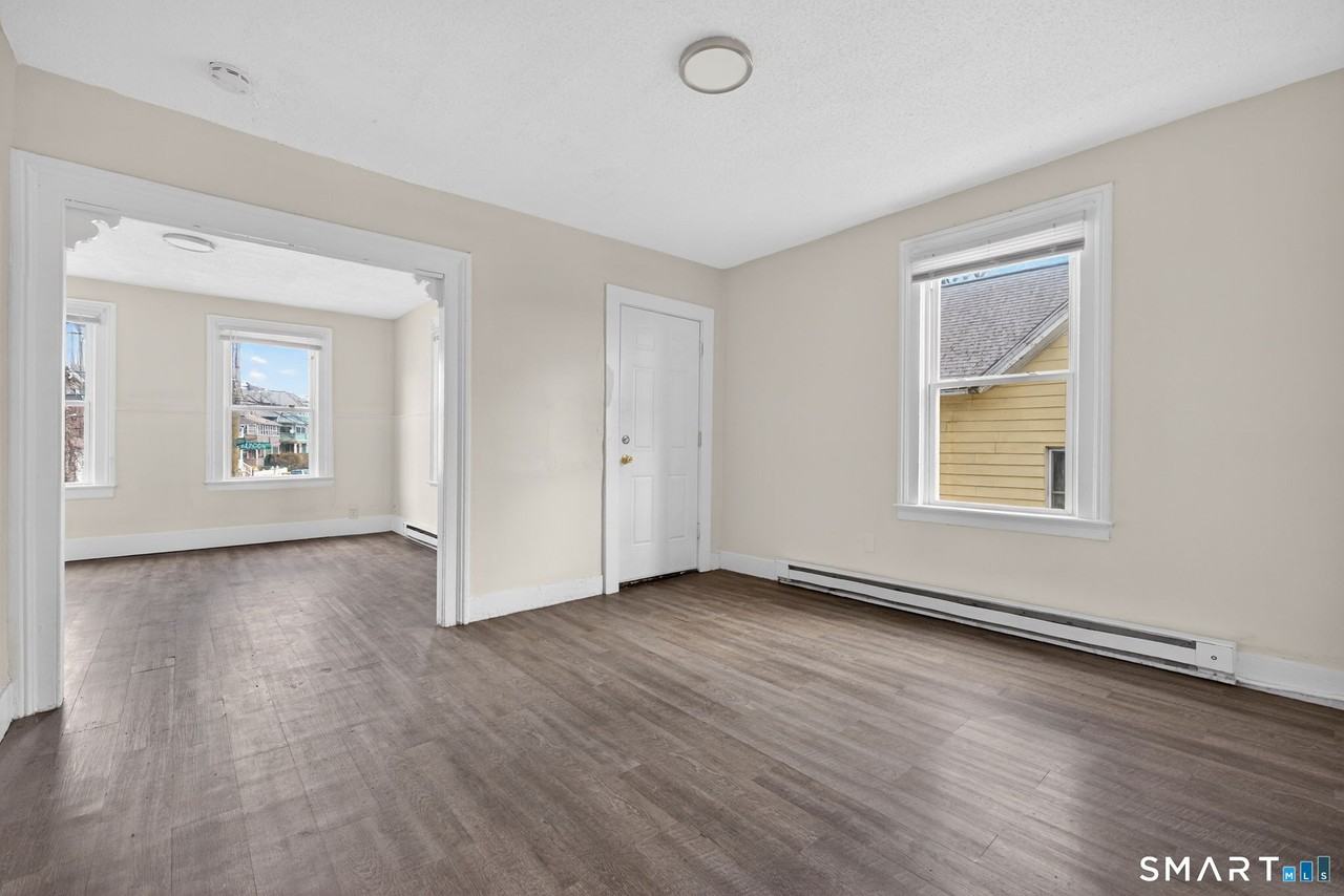 27 Beacon St - Photo 7 of 21