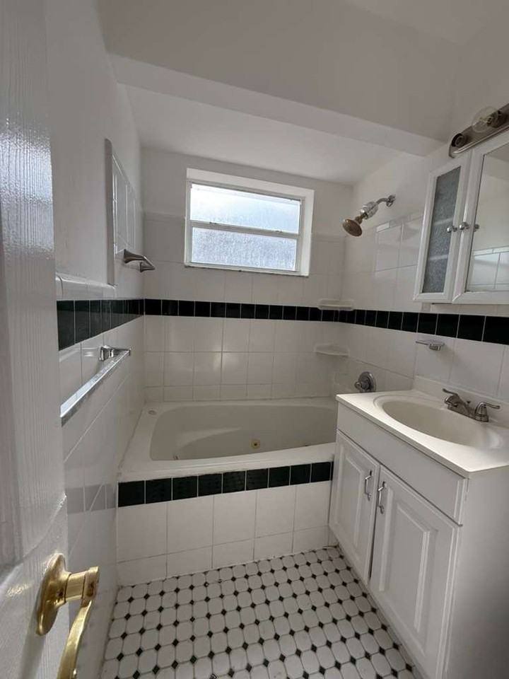 6409 Rodman St #6409 - Photo 2 of 8