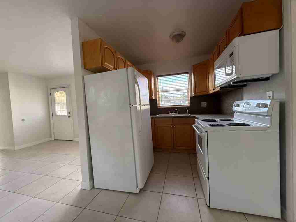 6409 Rodman St #6409 - Photo 3 of 8