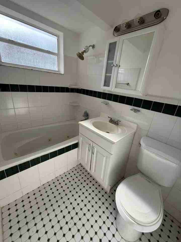 6409 Rodman St #6409 - Photo 4 of 8