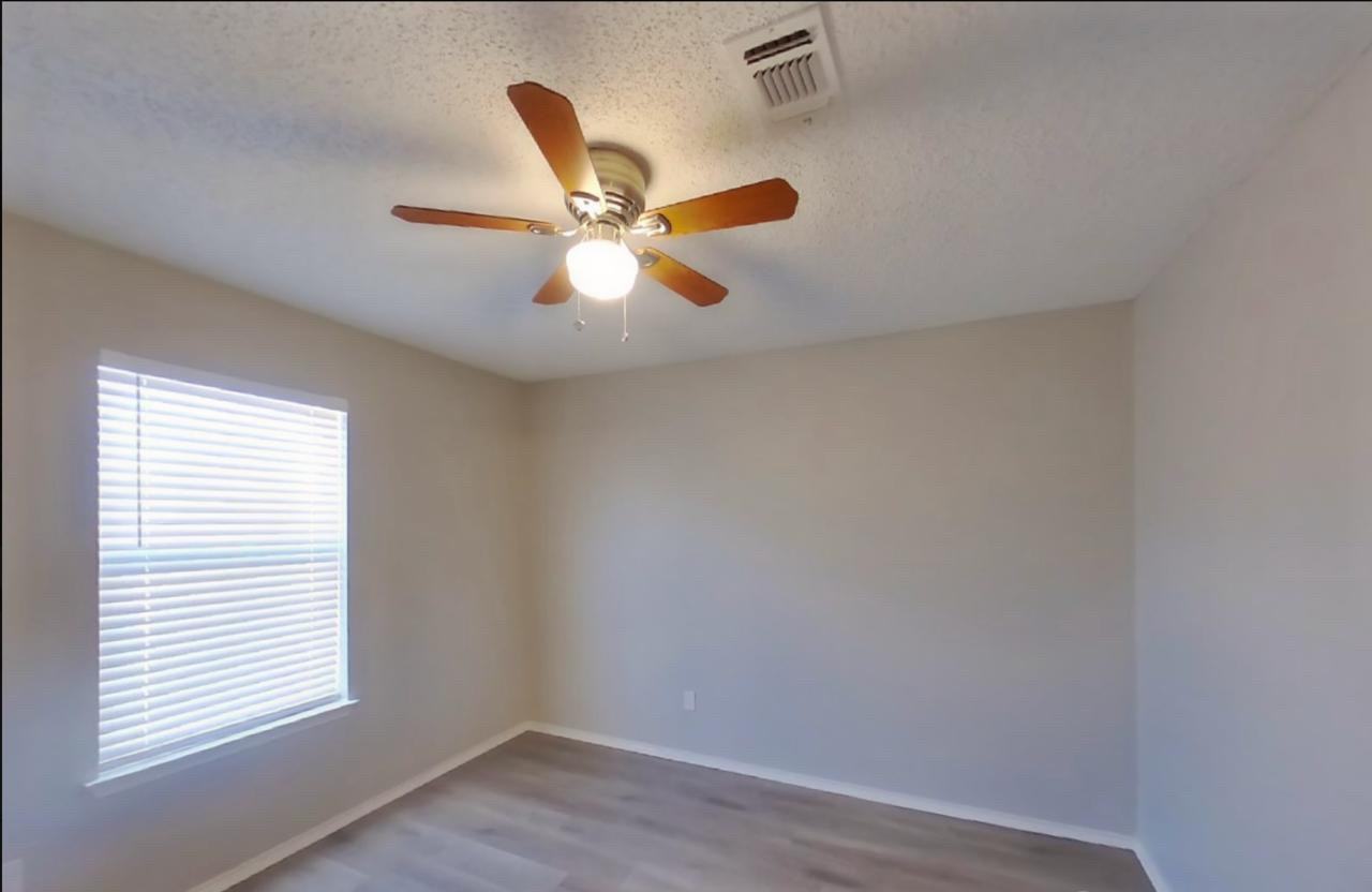 328 Moss Hill Dr - Photo 3 of 19