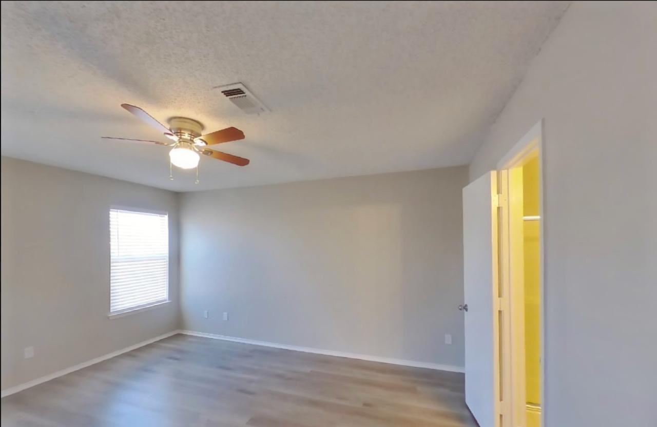 328 Moss Hill Dr - Photo 5 of 19