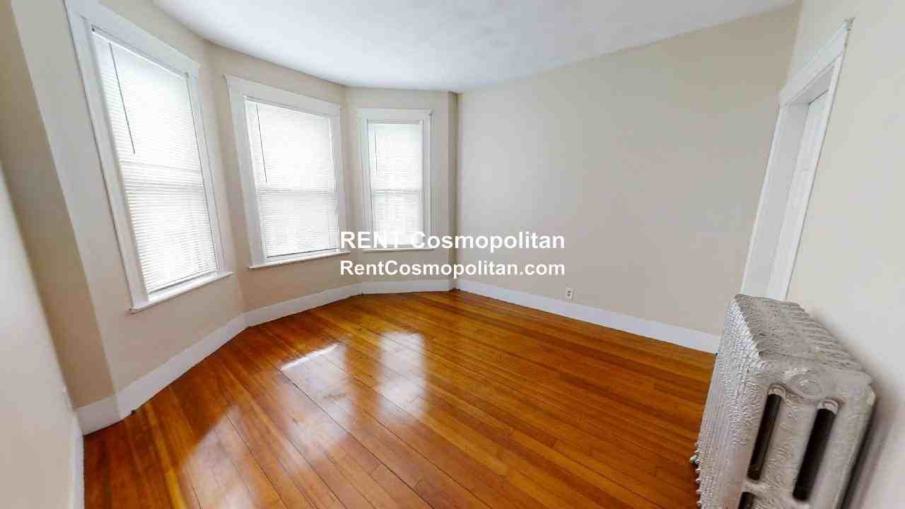 33 Bellingham St #2 - Photo 7 of 19