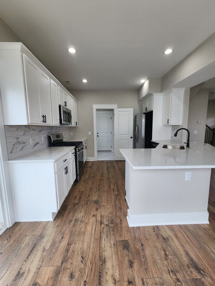 1625 Daly Dr #1 - Photo 7 of 34
