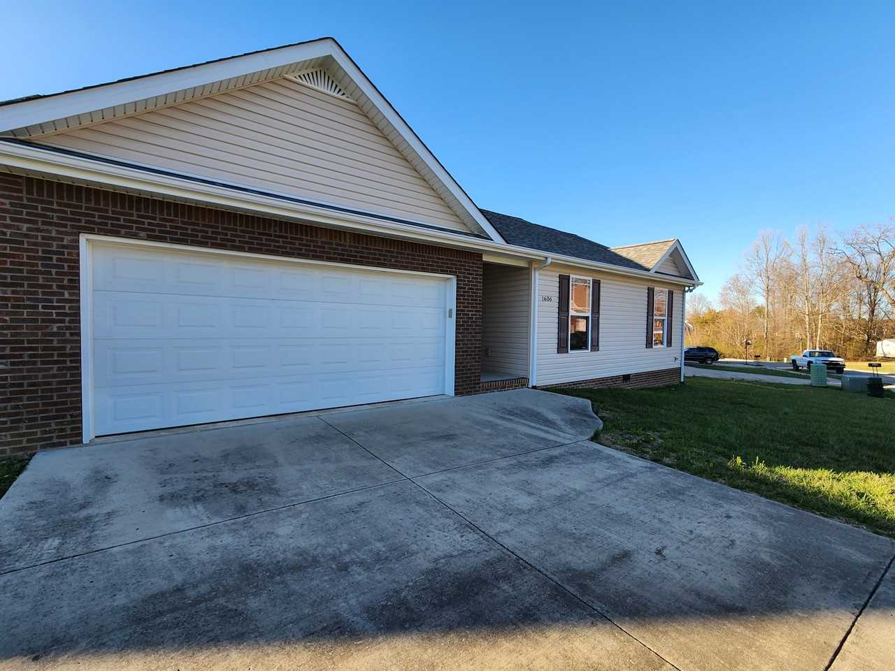 1606 Bobby Nichols Dr #1 - Photo 3 of 23