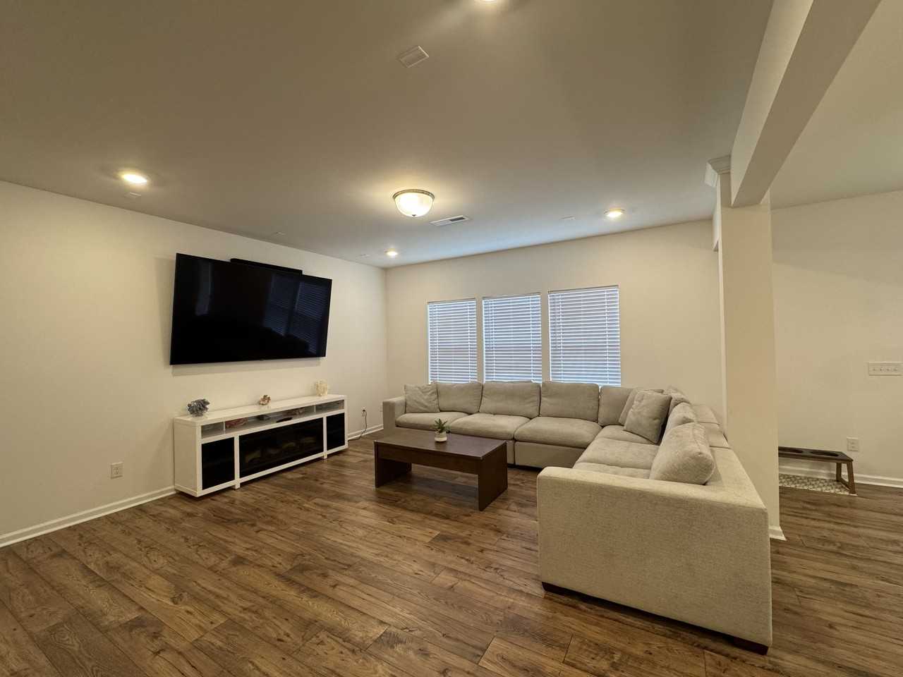 193 Wheatfield Dr #1 - Photo 2 of 11