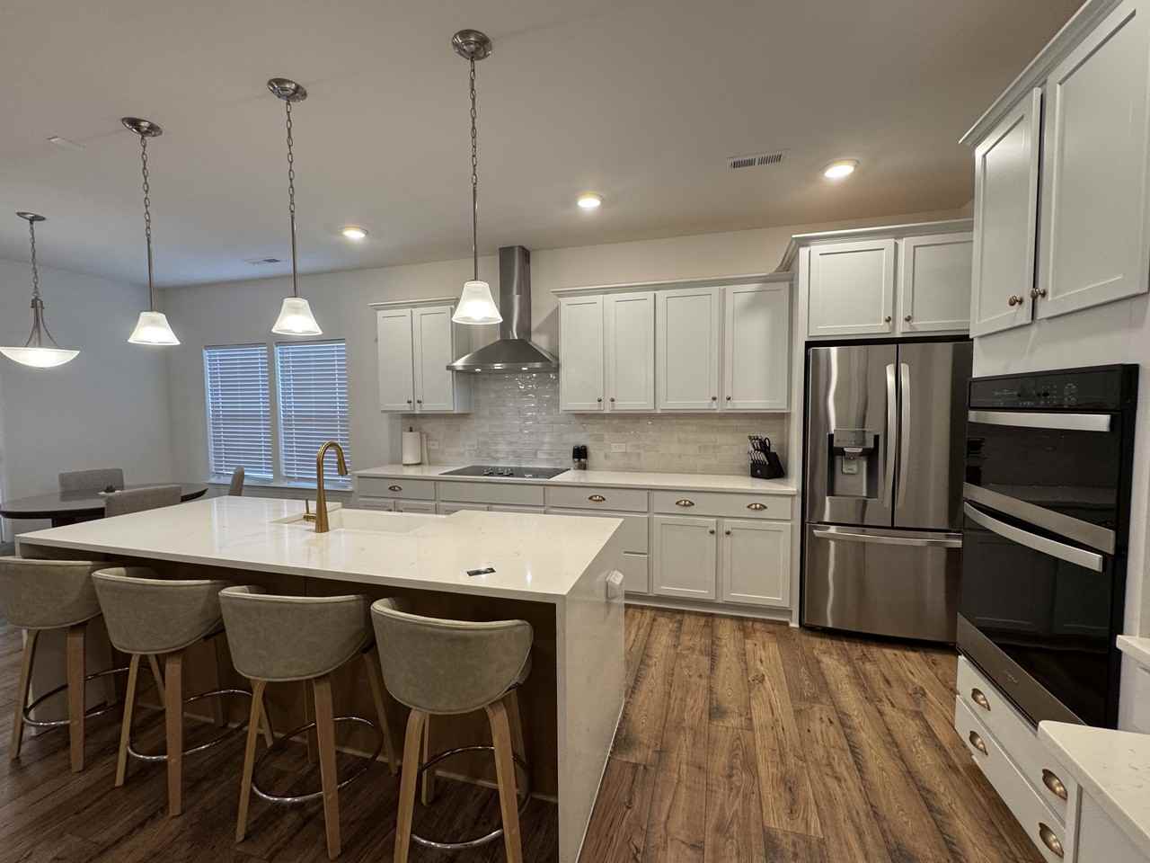 193 Wheatfield Dr #1 - Photo 3 of 11