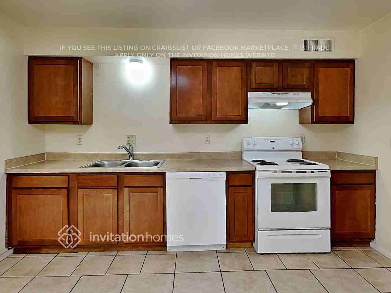 208 N 100th Pl - Photo 7 of 13