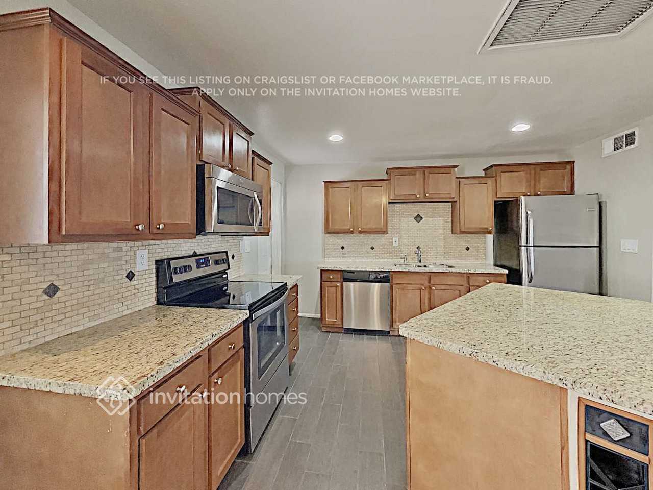 8746 E Palm Ln - Photo 6 of 16