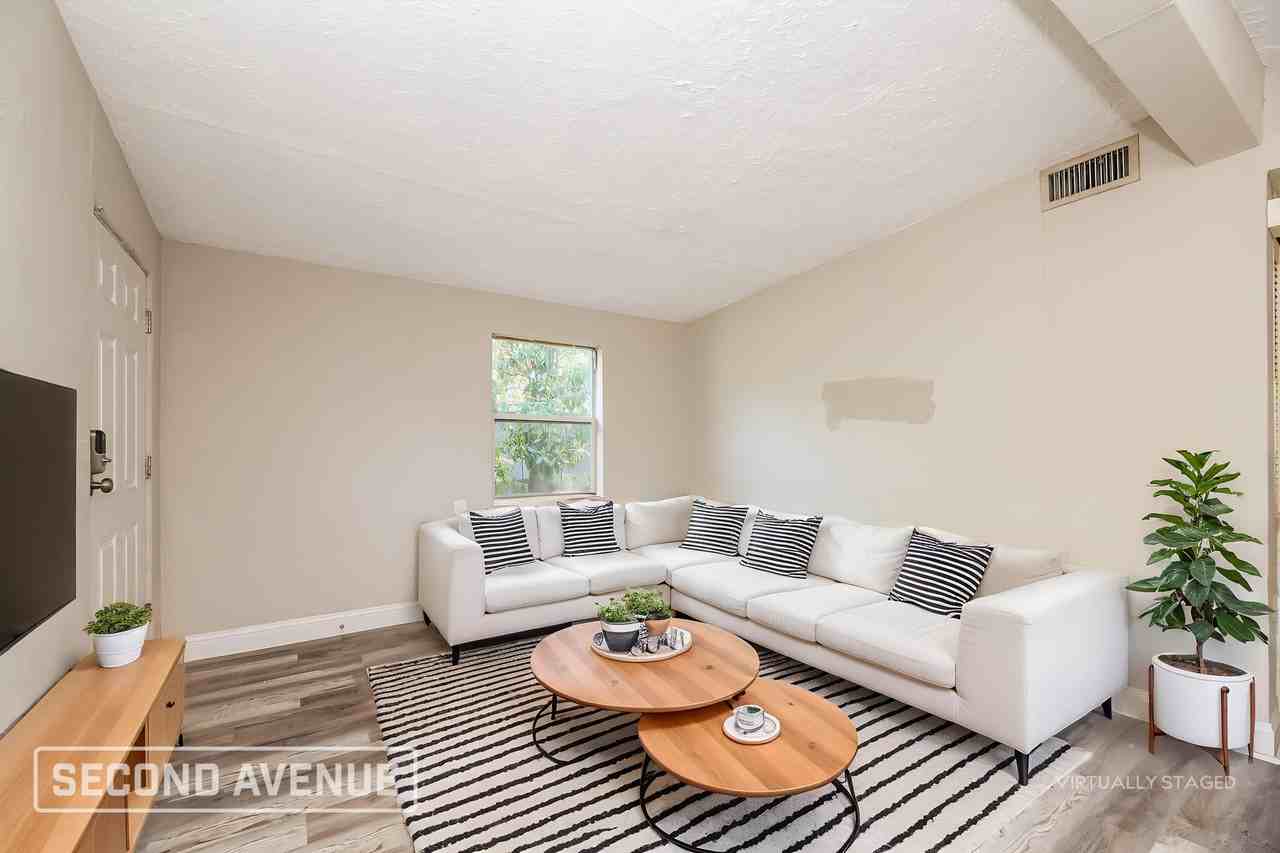 4144 Katanga Dr N - Photo 2 of 28