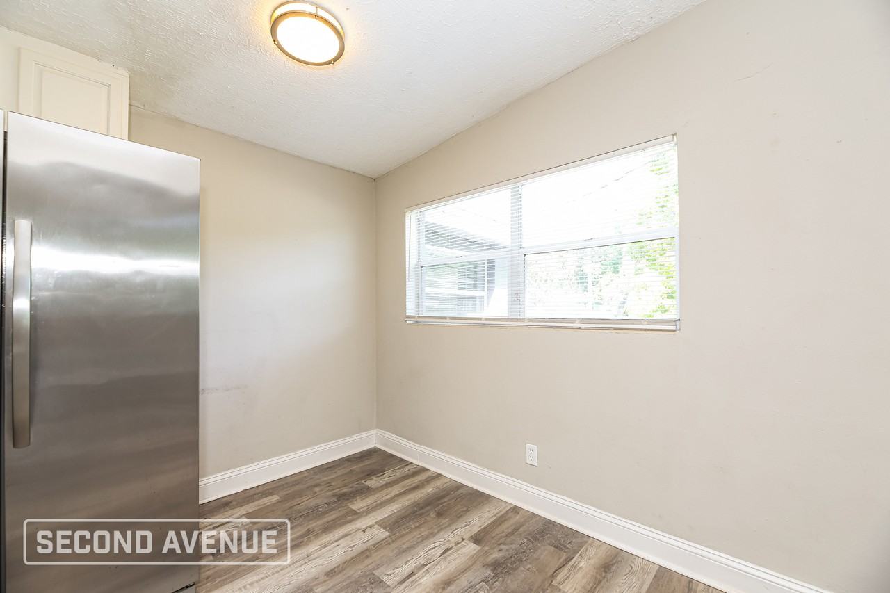 4144 Katanga Dr N - Photo 6 of 28