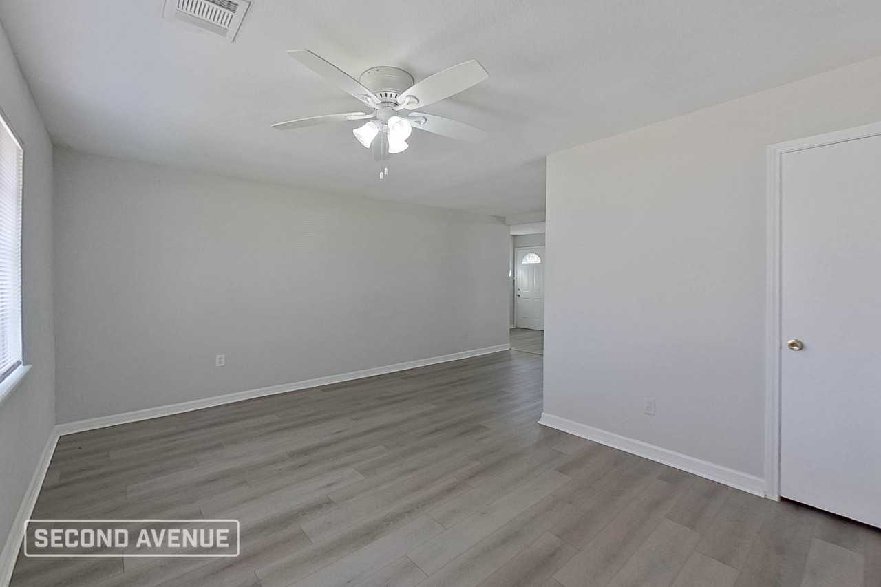 205 Tilden Dr - Photo 5 of 21