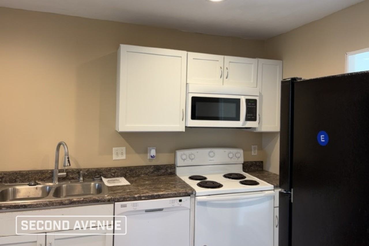 400 Sunnymede Dr - Photo 2 of 12