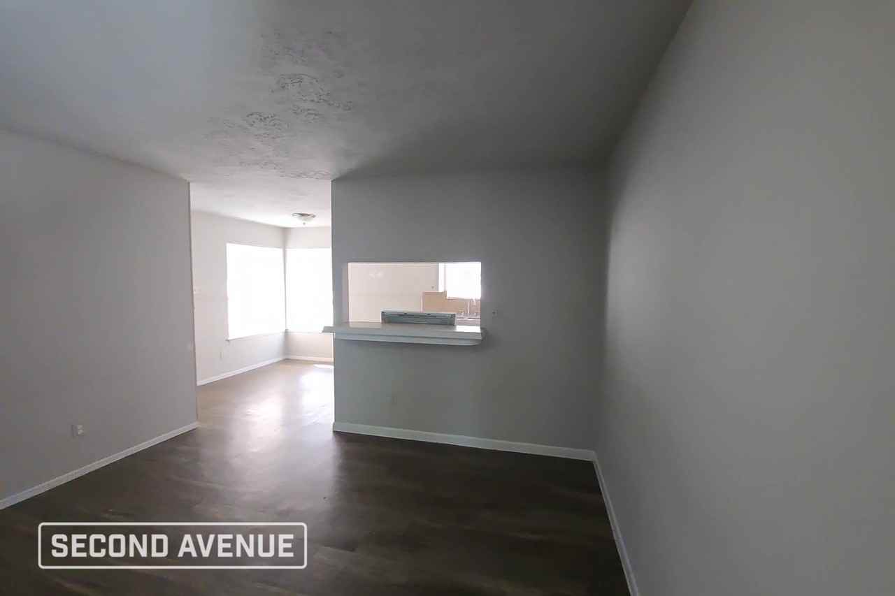 1302 Gamma St - Photo 3 of 14