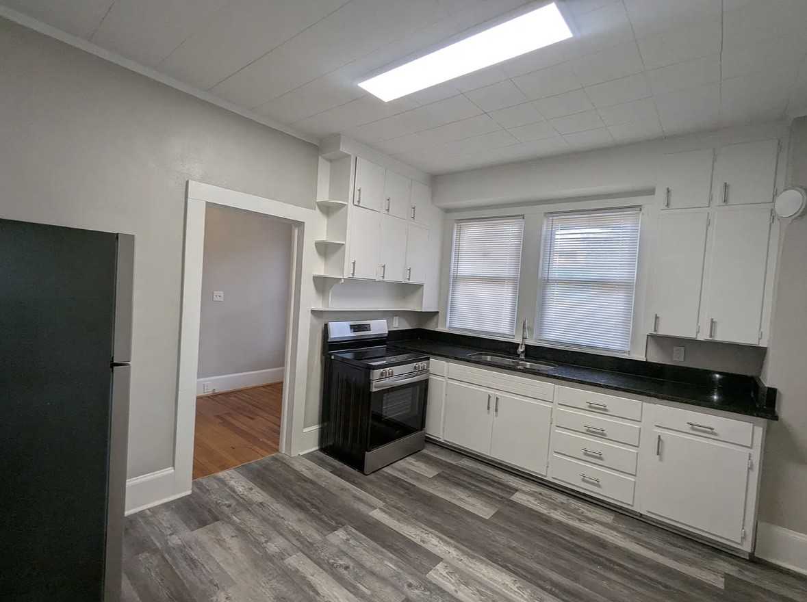 606 Park Ave #1 - Photo 5 of 10