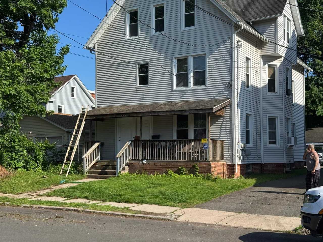19 Cambridge St #2 - Photo 4 of 4