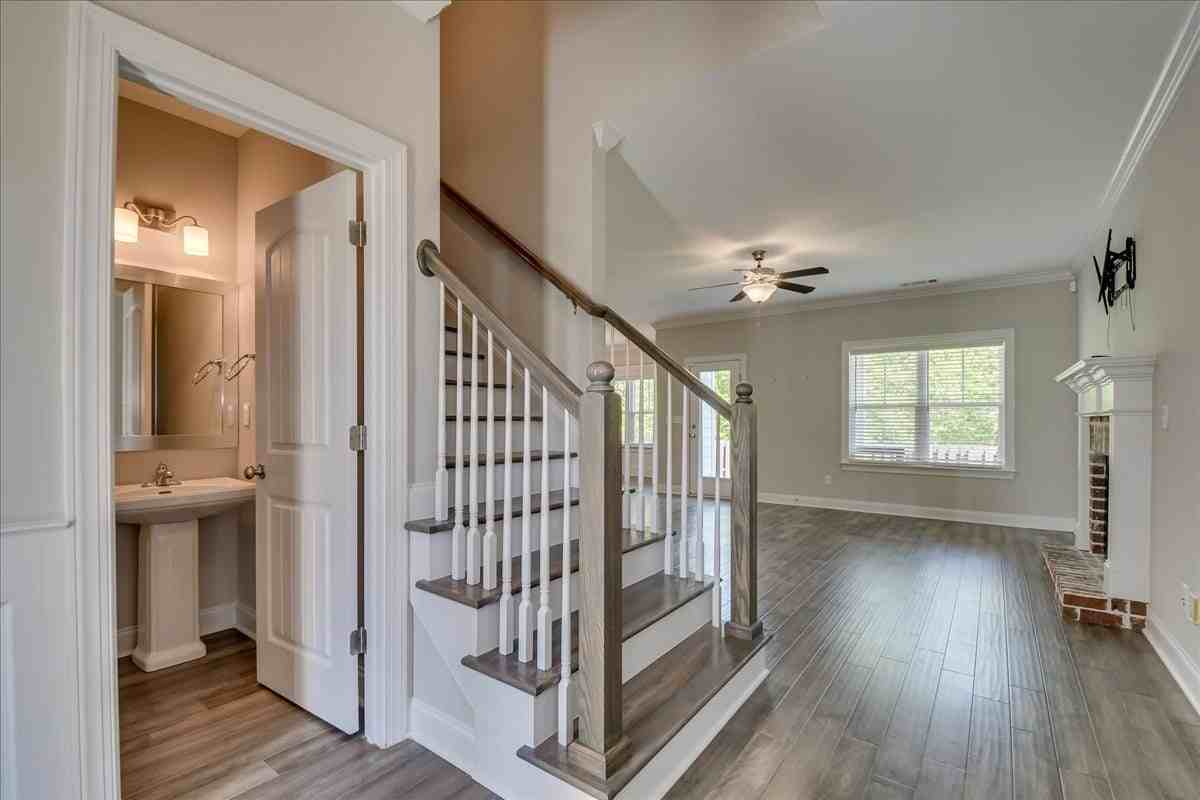 323 Colonnades Dr #1 - Photo 3 of 33