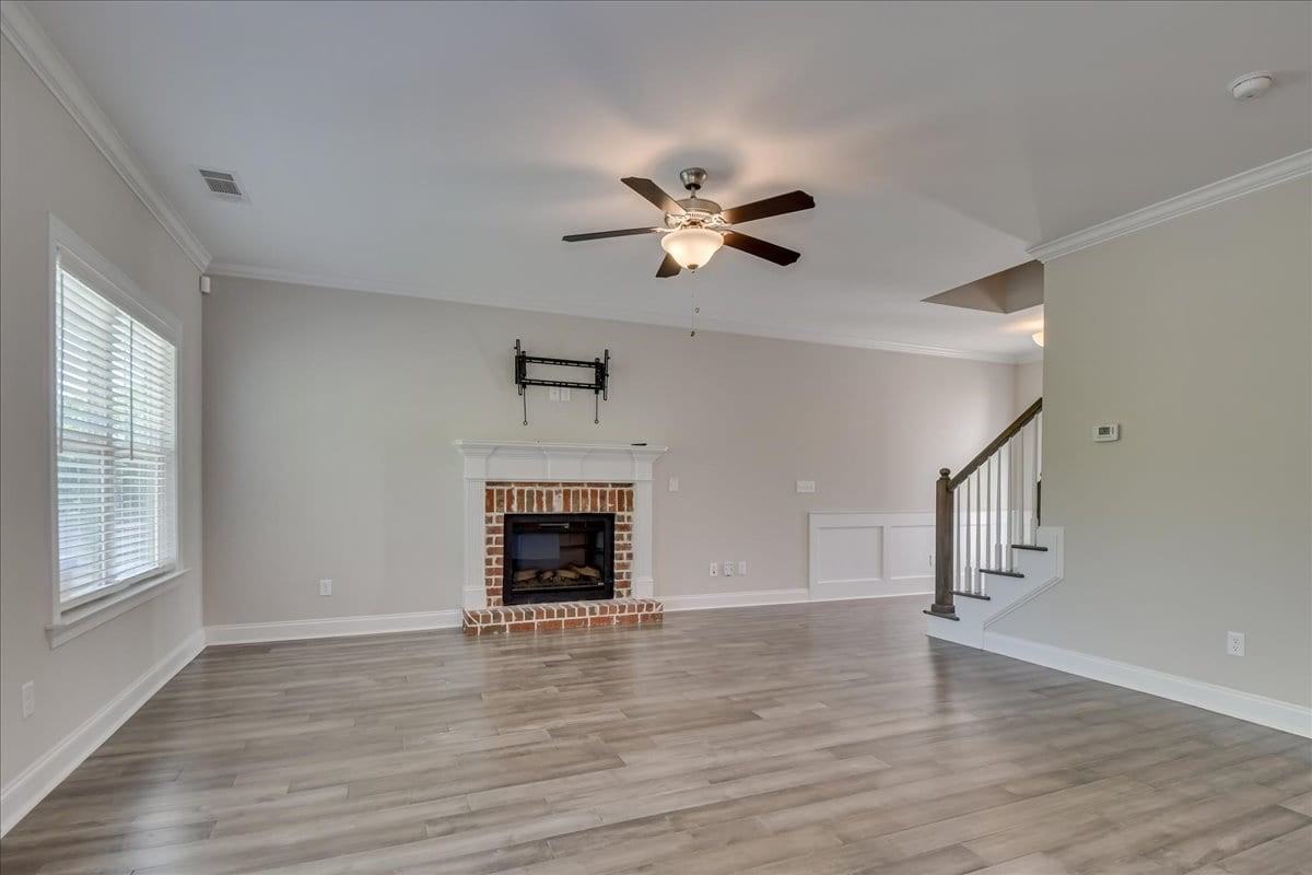 323 Colonnades Dr #1 - Photo 6 of 33