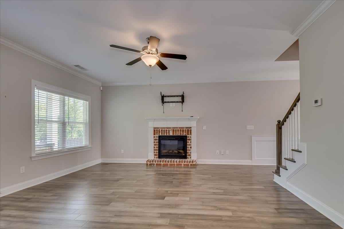 323 Colonnades Dr #1 - Photo 7 of 33