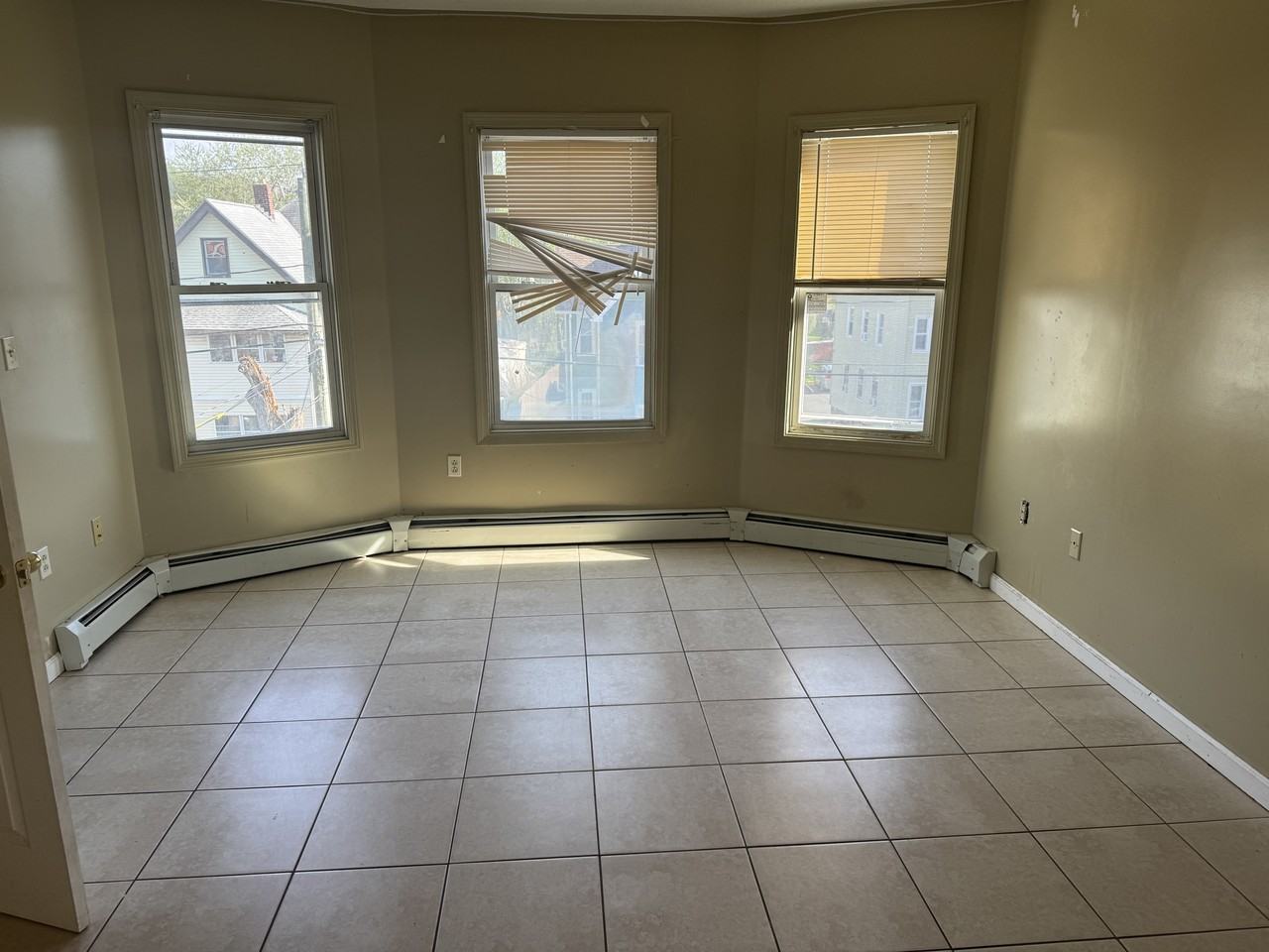 44 Hamilton St #3 - Photo 4 of 7