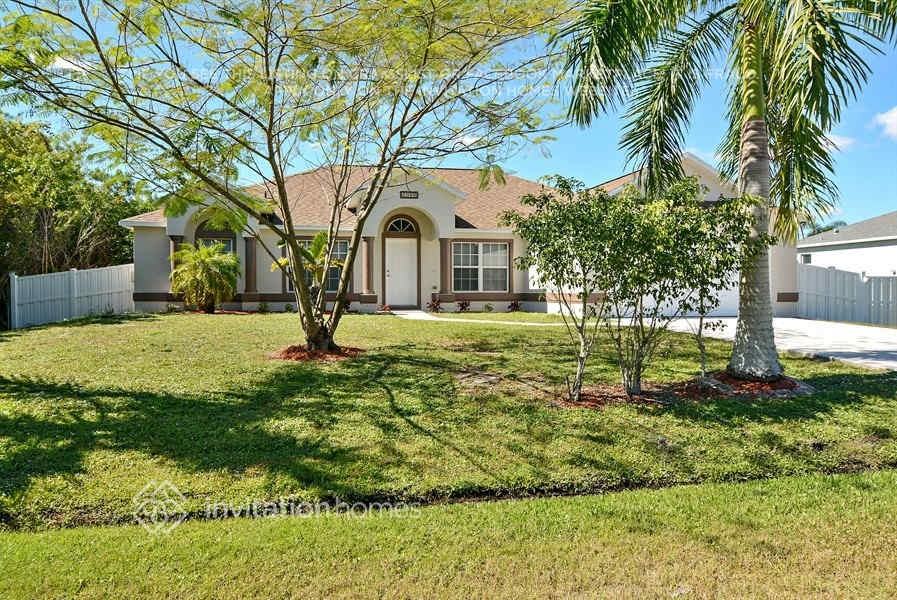 2090 Sw Capeador St - Photo 2 of 19