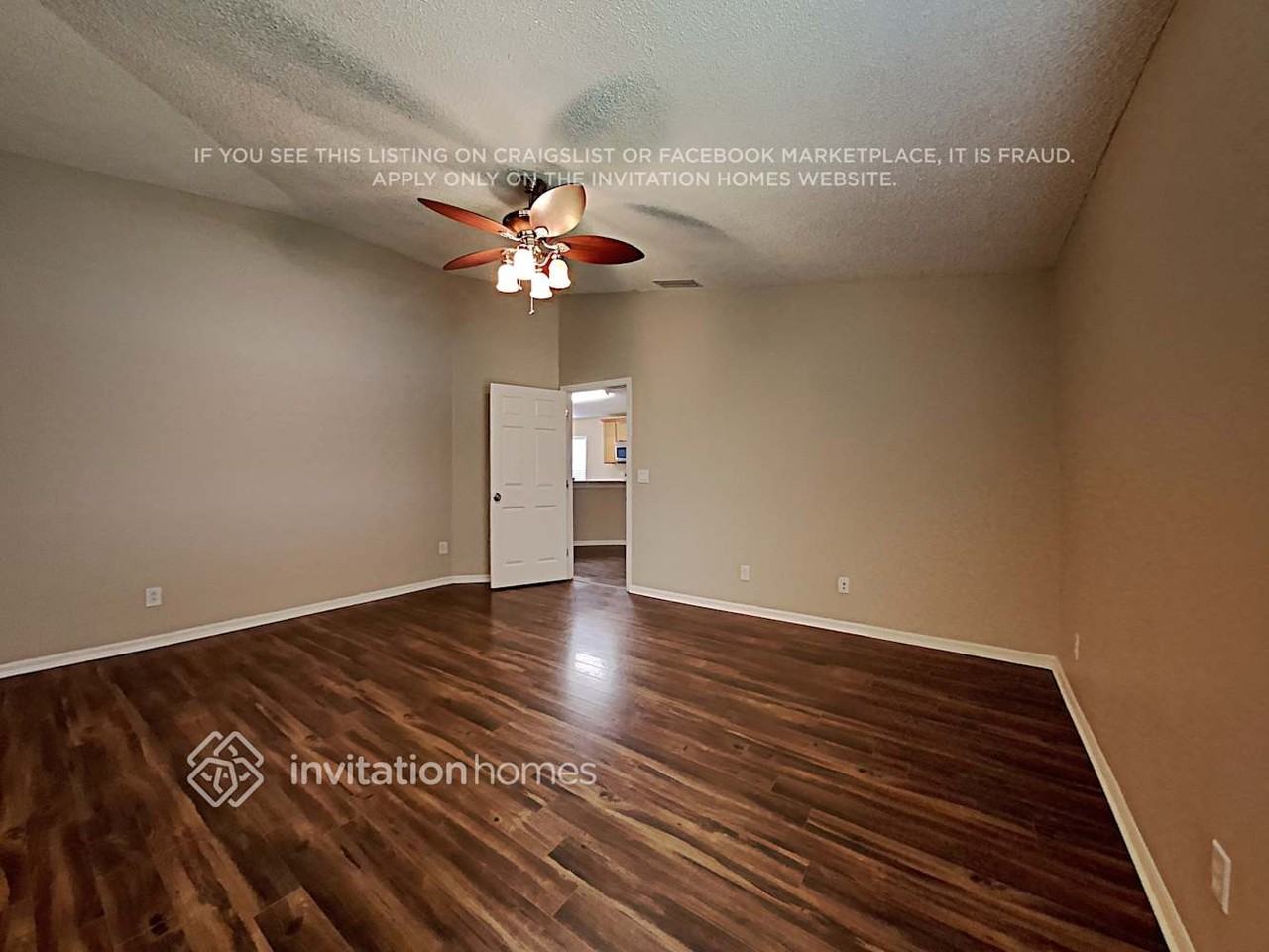 4870 Manchester Dr - Photo 4 of 24