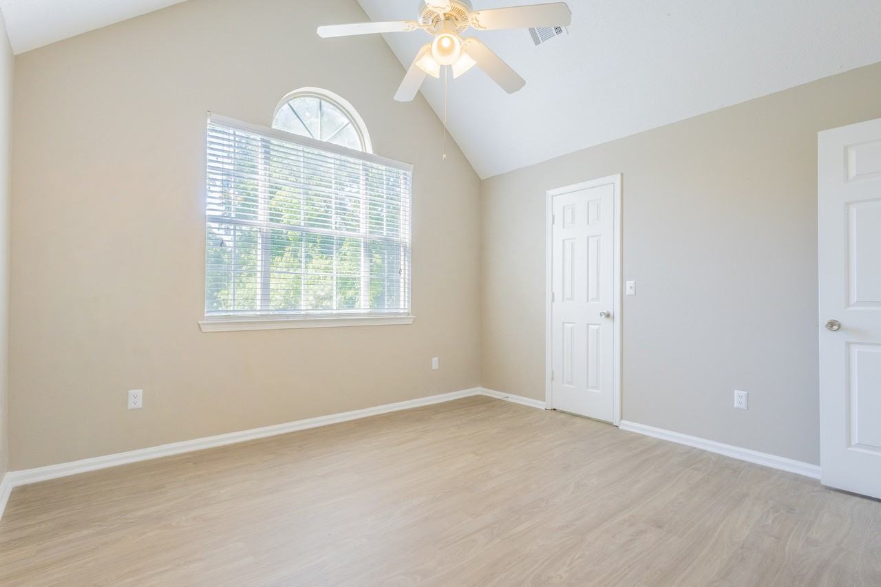 Caledon Apartments - Photo 5 of 50