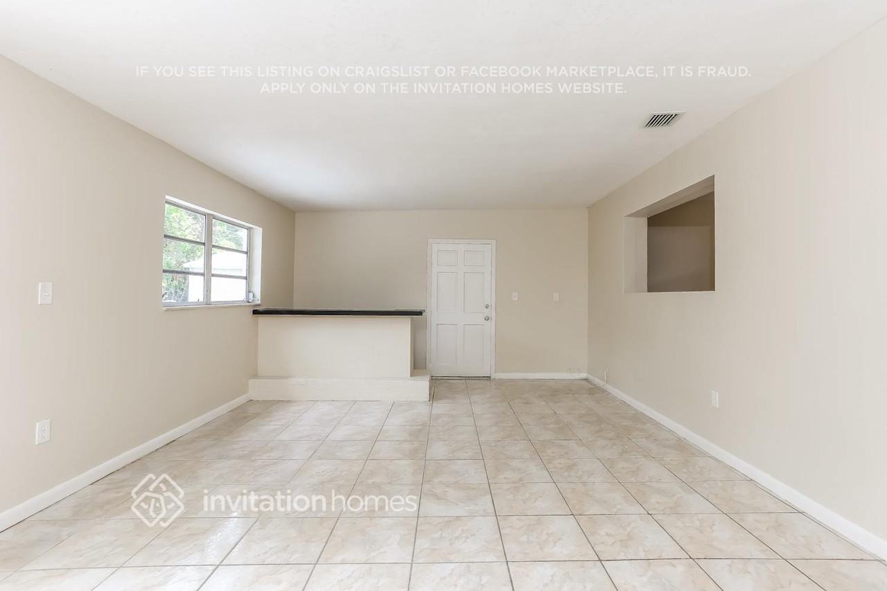 1270 Nw 196th St - Photo 3 of 16