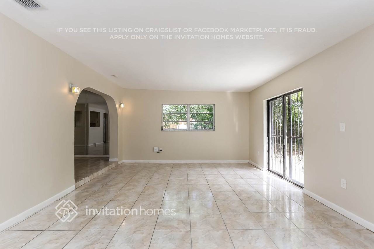 1270 Nw 196th St - Photo 4 of 16