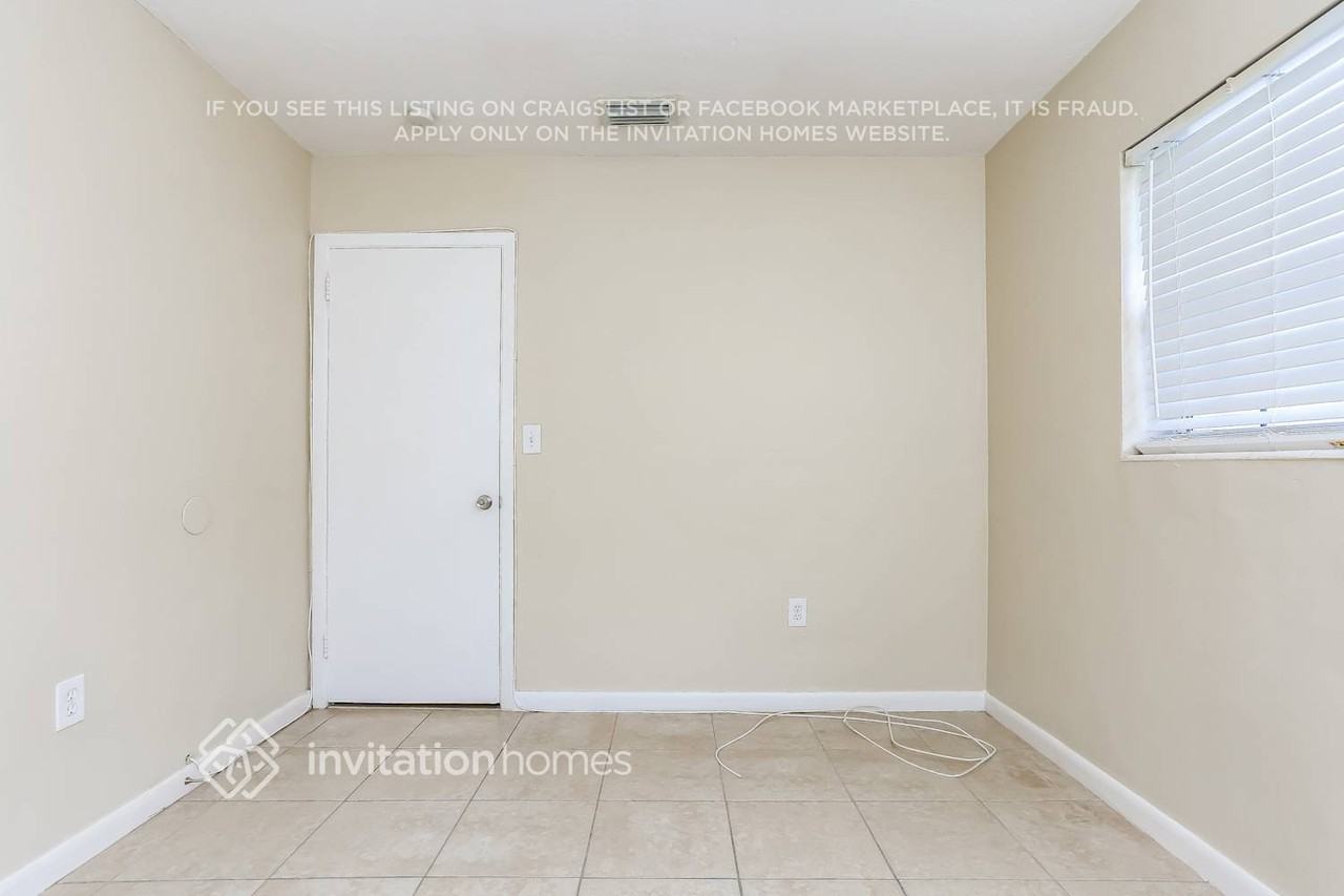 1270 Nw 196th St - Photo 6 of 16