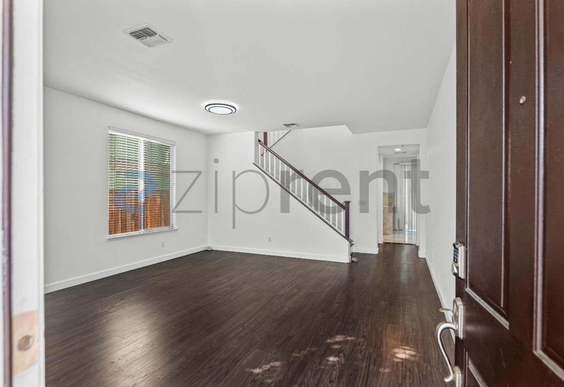 2960 Stallion Way - Photo 5 of 30