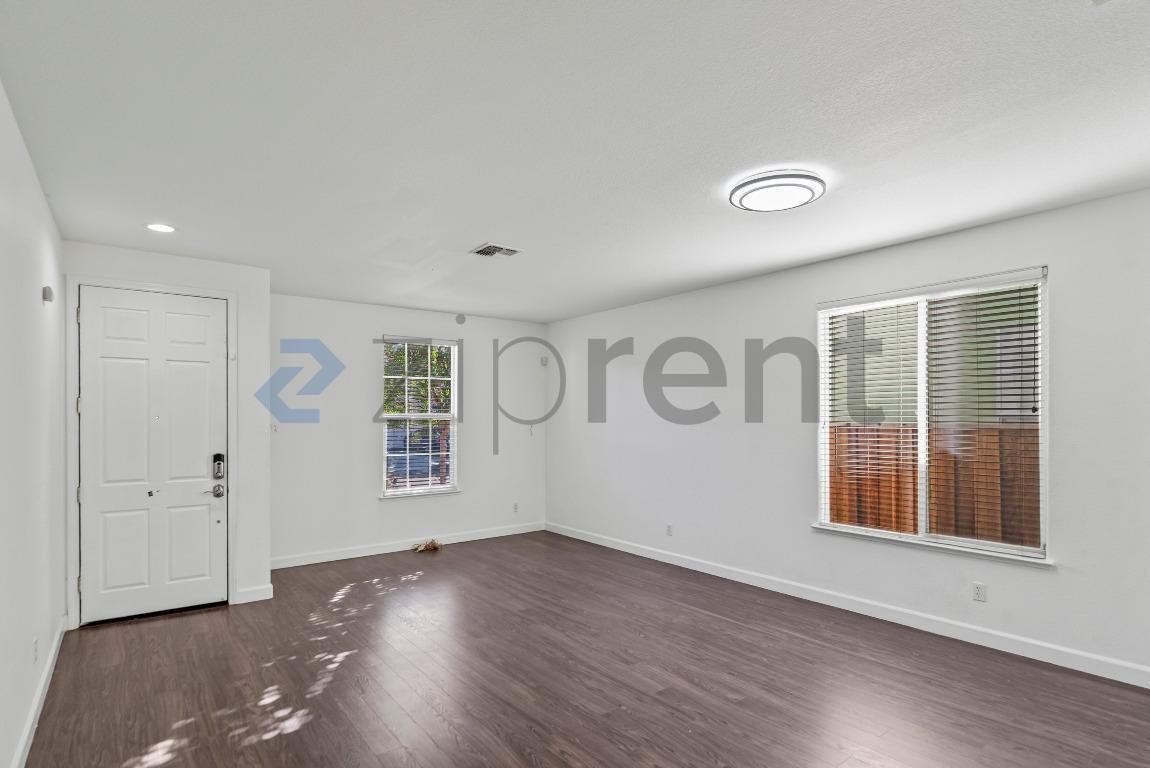 2960 Stallion Way - Photo 6 of 30